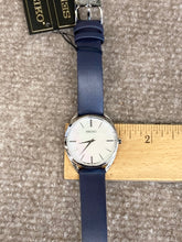Cargar imagen en el visor de la galería, Women's Seiko Watch Mother Of Pearl Dial