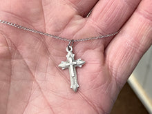 Cargar imagen en el visor de la galería, Silver Cross With Chain