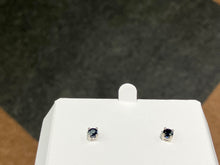 Laden Sie das Bild in den Galerie-Viewer, Sapphire White Gold Earrings