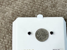 Laden Sie das Bild in den Galerie-Viewer, Sapphire White Gold Earrings