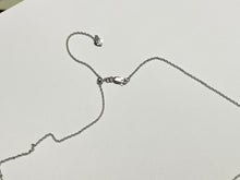 Laden Sie das Bild in den Galerie-Viewer, Silver Lady Bug With White Sapphire Adjustable Necklace