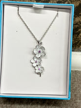 Laden Sie das Bild in den Galerie-Viewer, Cherry Blossoms Pink Sapphire Adjustable Silver Necklace