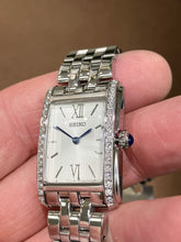 Cargar imagen en el visor de la galería, Seiko Women's Essential Steel Watch With Crystals