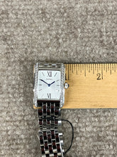 Cargar imagen en el visor de la galería, Seiko Women's Essential Steel Watch With Crystals