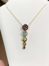 Laden Sie das Bild in den Galerie-Viewer, Multi Colored Stone Gold Pendant With Chain