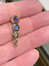 Laden Sie das Bild in den Galerie-Viewer, Multi Colored Stone Gold Pendant With Chain