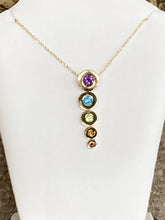 Laden Sie das Bild in den Galerie-Viewer, Multi Colored Stone Gold Pendant With Chain