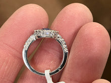 Charger l'image dans la galerie, Natural Sapphire And Diamond Platinum Ring
