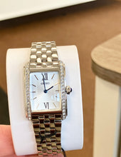 Cargar imagen en el visor de la galería, Seiko Women's Essential Steel Watch With Crystals