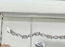 Charger l'image dans la galerie, Sterling Silver Diamond Bracelet 0.22 Carats