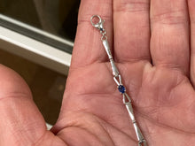 Laden Sie das Bild in den Galerie-Viewer, Sapphire And Diamond Silver Bracelet