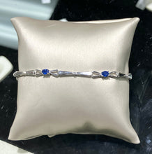 Laden Sie das Bild in den Galerie-Viewer, Sapphire And Diamond Silver Bracelet
