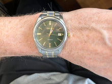 Cargar imagen en el visor de la galería, Seiko Titanium Watch With Date Calendar