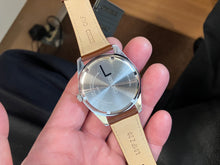 Cargar imagen en el visor de la galería, Seiko Leather Strap Watch Green Dial With Day/Date Calendar