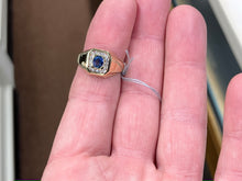 Cargar imagen en el visor de la galería, Sapphire And Diamond Gold Ring