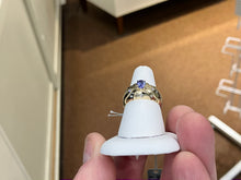 Cargar imagen en el visor de la galería, Tanzanite And Diamond Gold Ring