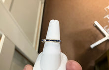 Cargar imagen en el visor de la galería, Sapphire And Diamond Gold Ring