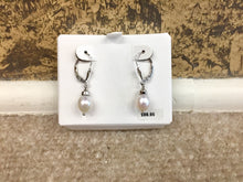 Load image into Gallery viewer, Pearl Silver Dangle Earrings