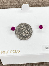 Cargar imagen en el visor de la galería, Ruby White Gold Earrings
