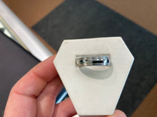 Cargar imagen en el visor de la galería, Men's Chrome Wedding Band Size 10