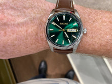 Load image into Gallery viewer, Seiko Watch Green Dial Leather Strap