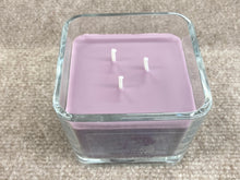Laden Sie das Bild in den Galerie-Viewer, Resilient Elderberry & Acai Yankee Candle