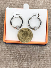Cargar imagen en el visor de la galería, Cape Cod Silver Cubic Zirconia Hoop Earrings