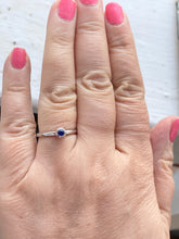 Cargar imagen en el visor de la galería, Sapphire Silver Ring