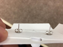 Cargar imagen en el visor de la galería, Sterling Silver Caged  Fresh Water Pearl Dangle Earrings