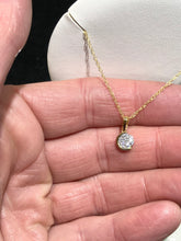Cargar imagen en el visor de la galería, Gold Plated Lab Diamond Pendant