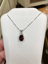 Charger l&#39;image dans la galerie, Rhodolite Garnet And Diamond White Gold Necklace