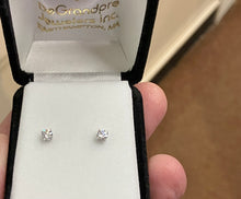 Charger l&#39;image dans la galerie, Natural Diamond Stud White Gold Earrings