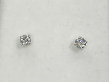 Charger l&#39;image dans la galerie, Natural Diamond Stud White Gold Earrings