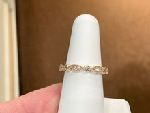 Cargar imagen en el visor de la galería, Natural Diamond Gold Ring