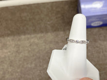 Load image into Gallery viewer, White Gold Natural Diamond Ring