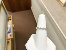 Load image into Gallery viewer, White Gold Natural Diamond Ring