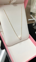 Laden Sie das Bild in den Galerie-Viewer, Princess Add A Pearl Starter Gold  Necklace