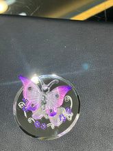 Cargar imagen en el visor de la galería, Lavender Butterfly Glass Figurine With Crystals