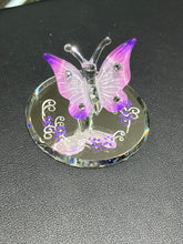 Cargar imagen en el visor de la galería, Lavender Butterfly Glass Figurine With Crystals