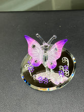 Cargar imagen en el visor de la galería, Lavender Butterfly Glass Figurine With Crystals