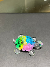Charger l'image dans la galerie, Snow Cone Turtle Glass Figurine