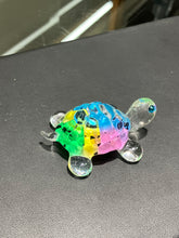 Charger l'image dans la galerie, Snow Cone Turtle Glass Figurine