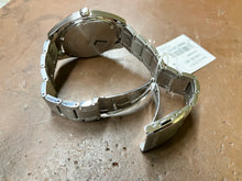 Charger l'image dans la galerie, Seiko Essentials Men's Watch Black Dial