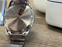 Charger l'image dans la galerie, Seiko Essentials Men's Watch Black Dial