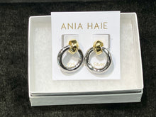 Laden Sie das Bild in den Galerie-Viewer, Two Tone Hoop Earrings