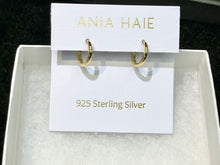 Cargar imagen en el visor de la galería, Small Silver Gold Plated Huggie Hoop Earrings