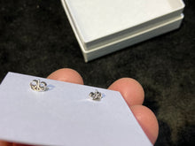 Laden Sie das Bild in den Galerie-Viewer, Silver Molten Cascade Bezel-Set Teardrop Stud Earrings