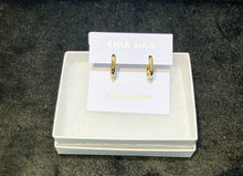 Laden Sie das Bild in den Galerie-Viewer, Gold Plated Oval Hoop Earrings
