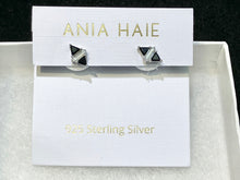 Cargar imagen en el visor de la galería, Silver Black And White Cubic Zirconia Earrings
