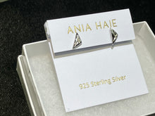 Charger l'image dans la galerie, Silver Triangle Kiss Studs